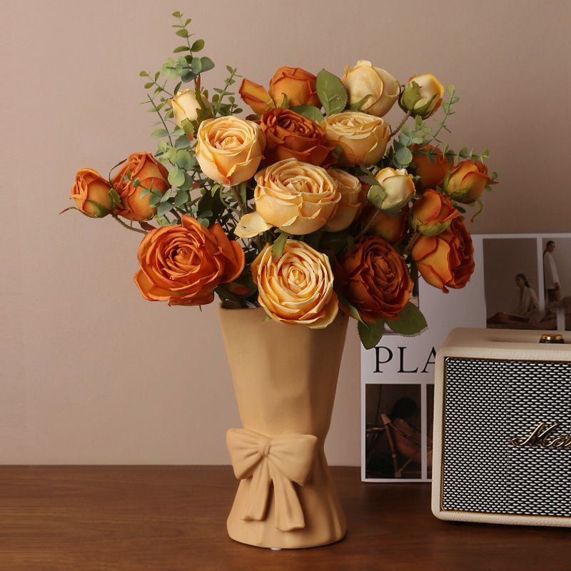 Bow Vase - Artspire Home