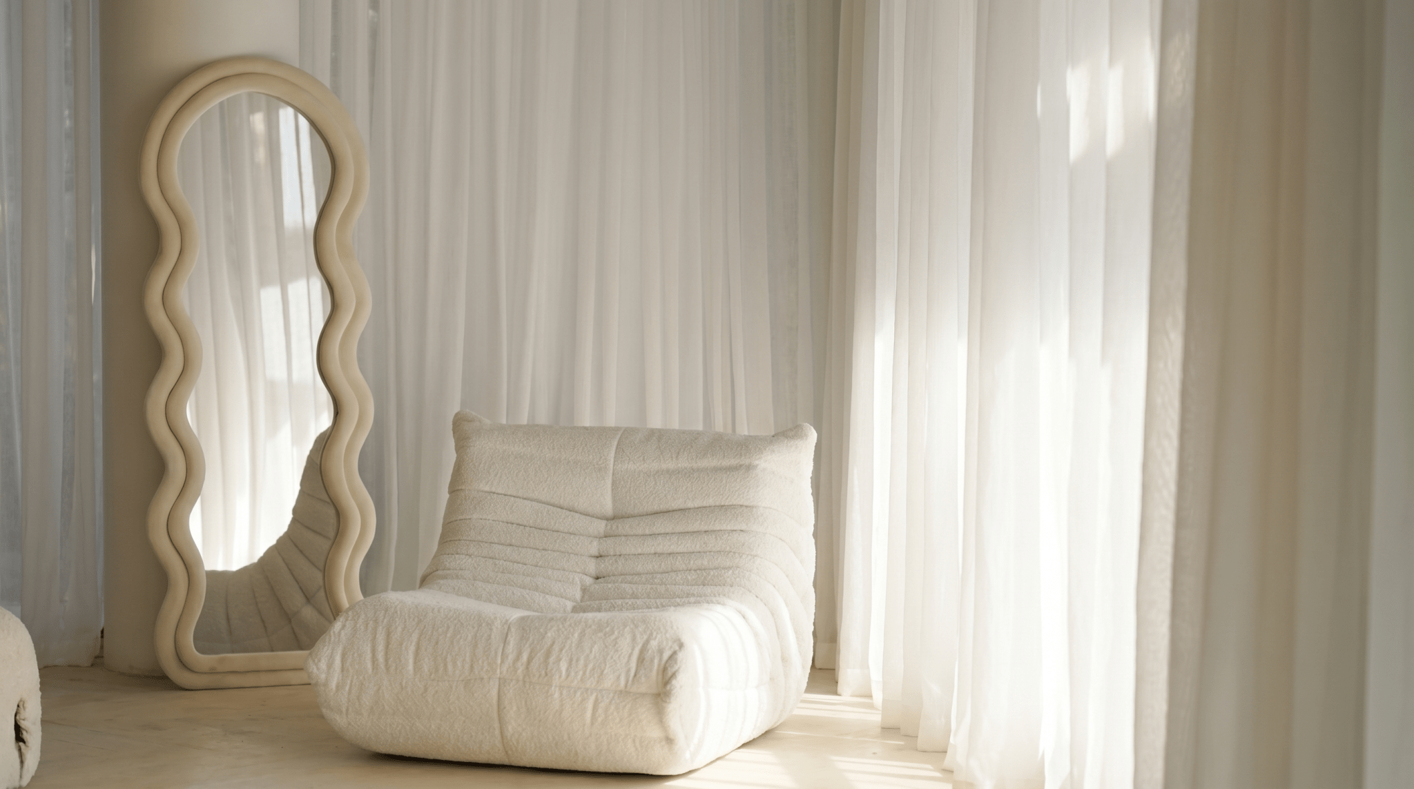 Specialty Chairs - Artspire Home