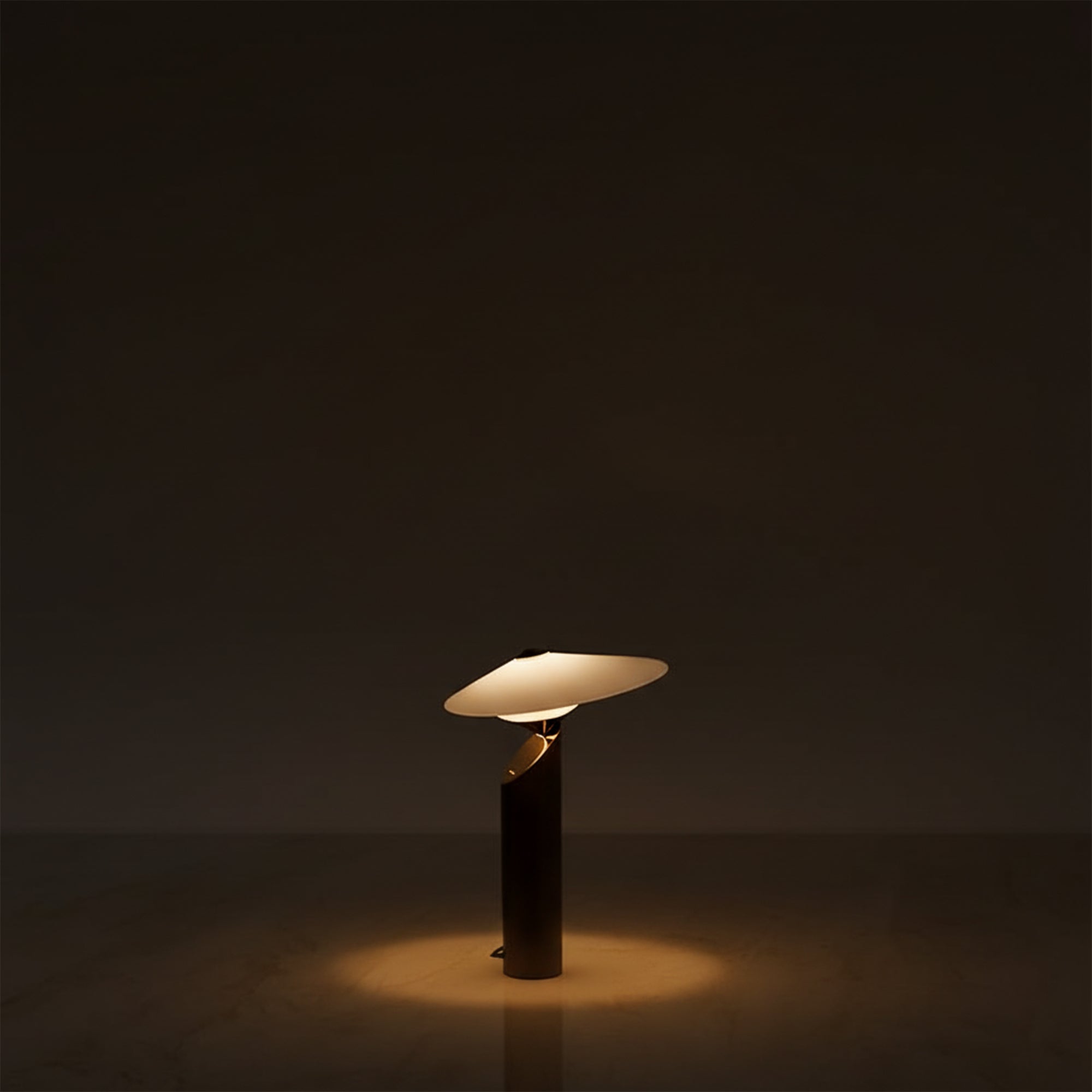 Disc Table Lamp - Artspire Home