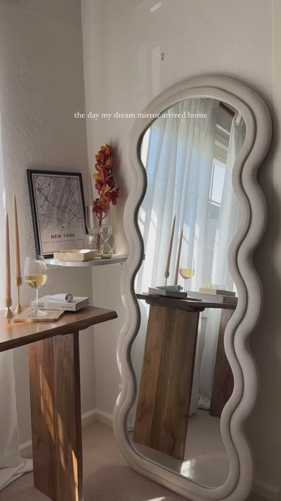 Wavy Mirror